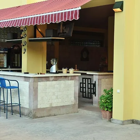 Palm Court 2*