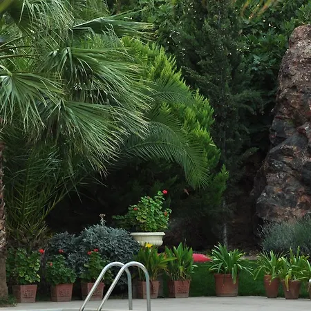 Palm Court Hotell Ayvalı