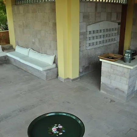 Palm Court Hotel 2*