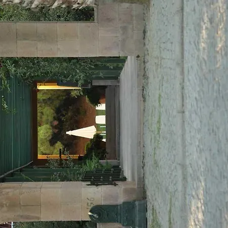 Palm Court 2*