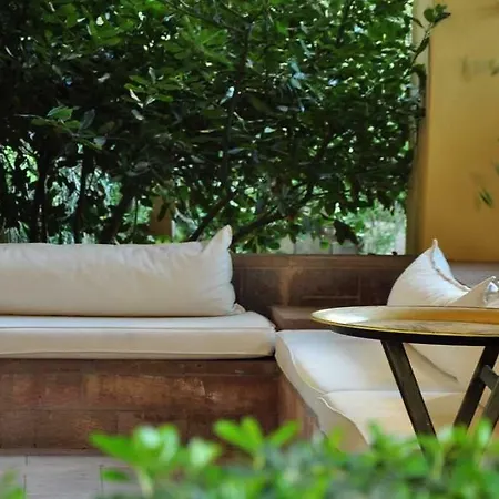 Palm Court 2*